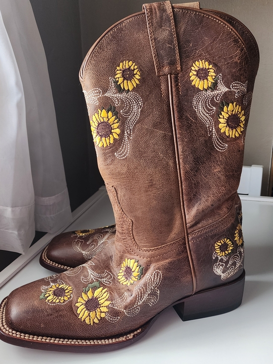 Shyanne Shoes - Shyanne Brown Leather Western Boots with Yellow Sunflower Embroidery